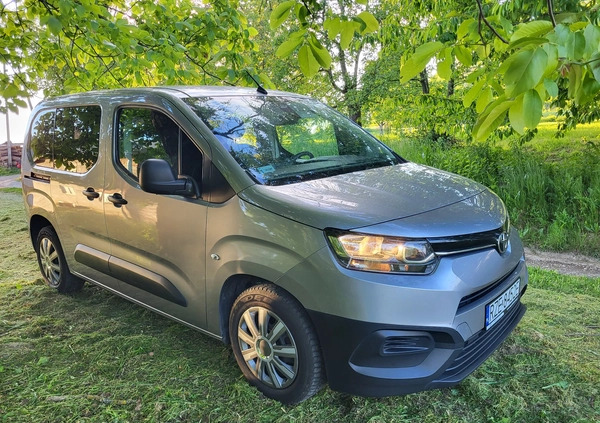 Toyota Proace City Verso cena 53900 przebieg: 225000, rok produkcji 2020 z Rzeszów małe 211